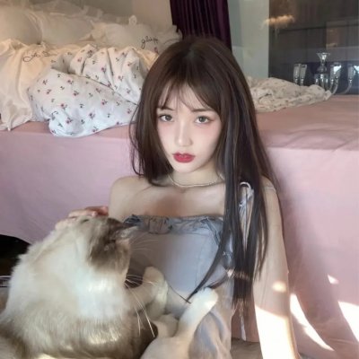 触碰的双手